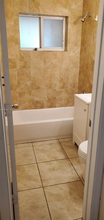 For Rent: $1,600 (1 beds, 1 baths, 700 Square Feet)