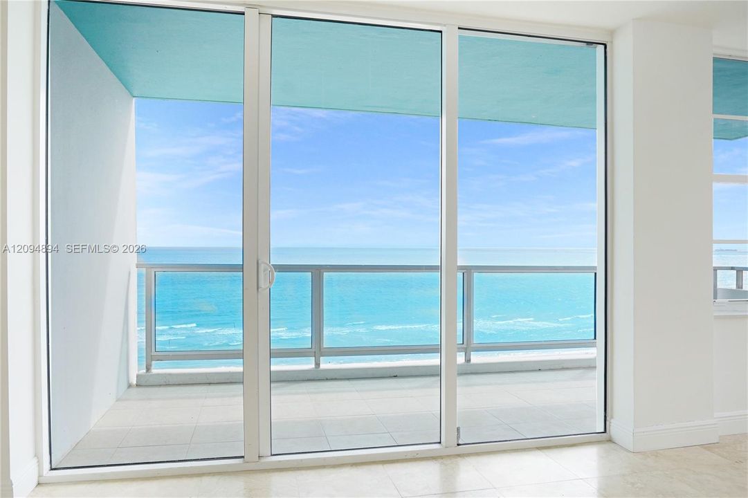 For Rent: $4,150 (2 beds, 2 baths, 1200 Square Feet)