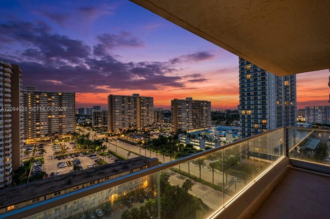 На продажу: $799,000 (2 спален, 2 ванн, 2261 Квадратных фут)