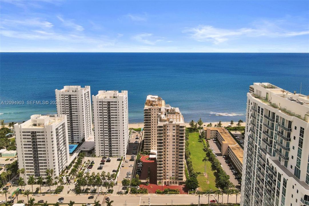 На продажу: $799,000 (2 спален, 2 ванн, 2261 Квадратных фут)