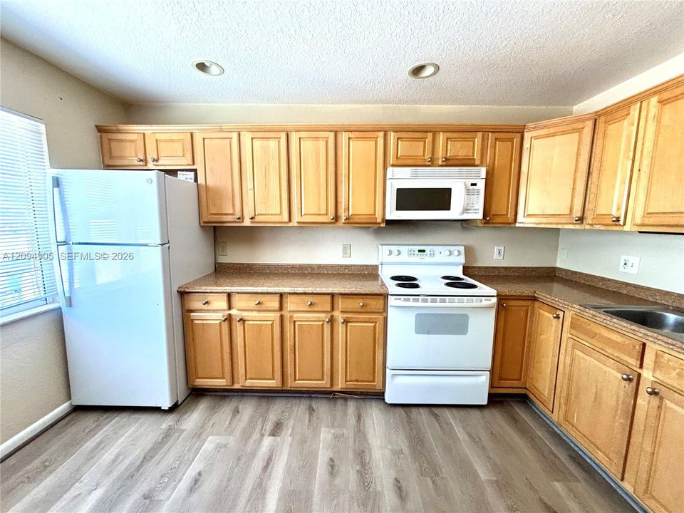 En Renta: $1,995 (2 camas, 1 baños, 880 Pies cuadrados)