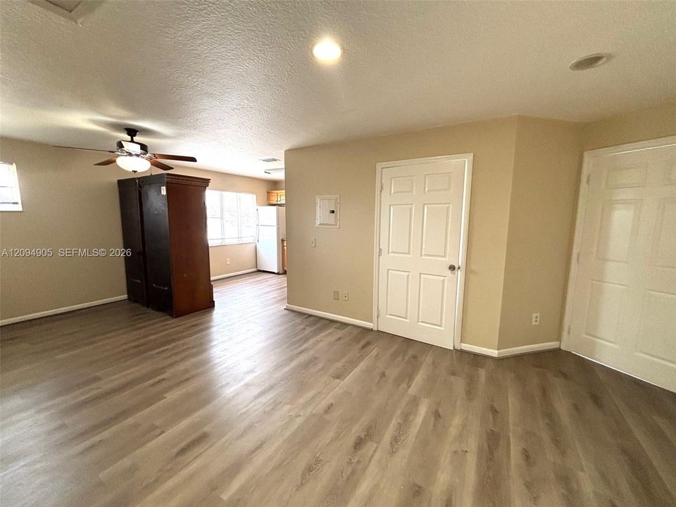 En Renta: $1,995 (2 camas, 1 baños, 880 Pies cuadrados)