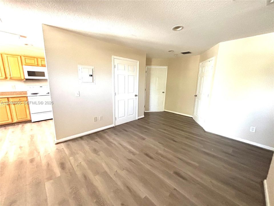 En Renta: $1,995 (2 camas, 1 baños, 880 Pies cuadrados)