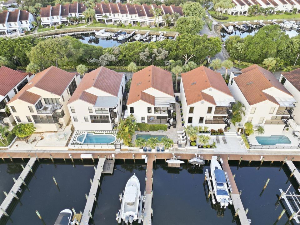 24-web-or-mls-13348_Mangrove_Isle_Drive_