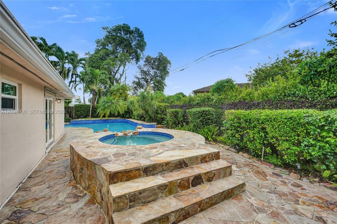 For Sale: $797,777 (4 beds, 2 baths, 1833 Square Feet)