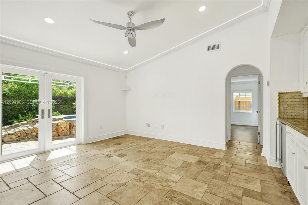 For Sale: $797,777 (4 beds, 2 baths, 1833 Square Feet)