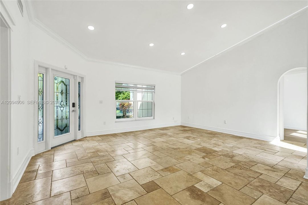 For Sale: $797,777 (4 beds, 2 baths, 1833 Square Feet)
