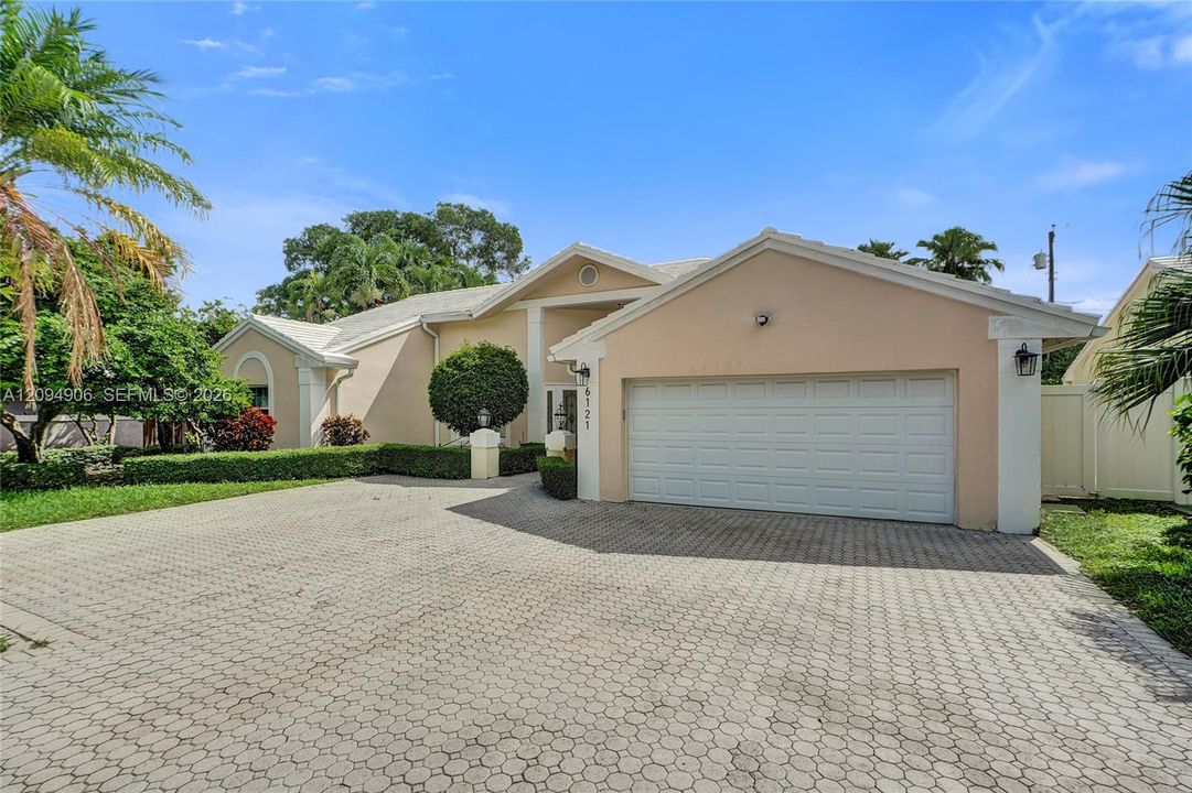 For Sale: $797,777 (4 beds, 2 baths, 1833 Square Feet)