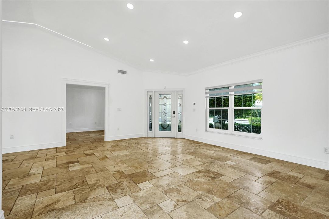 For Sale: $797,777 (4 beds, 2 baths, 1833 Square Feet)