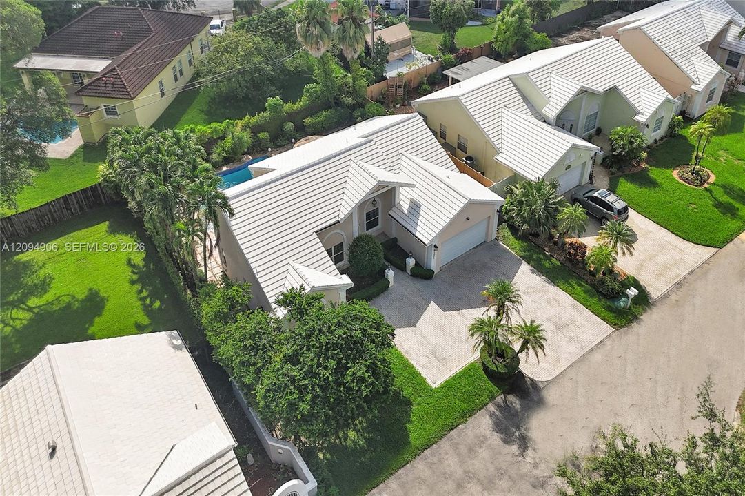 For Sale: $797,777 (4 beds, 2 baths, 1833 Square Feet)