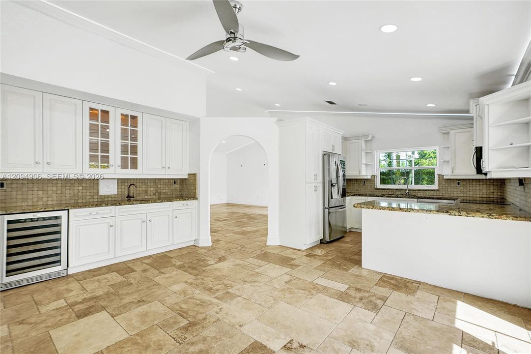For Sale: $797,777 (4 beds, 2 baths, 1833 Square Feet)
