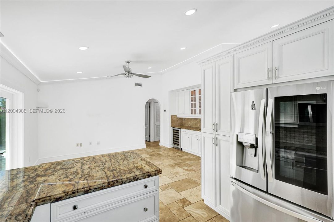 For Sale: $797,777 (4 beds, 2 baths, 1833 Square Feet)
