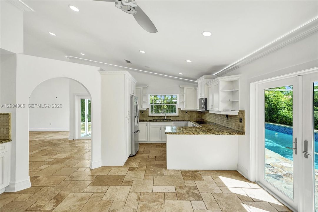 For Sale: $797,777 (4 beds, 2 baths, 1833 Square Feet)