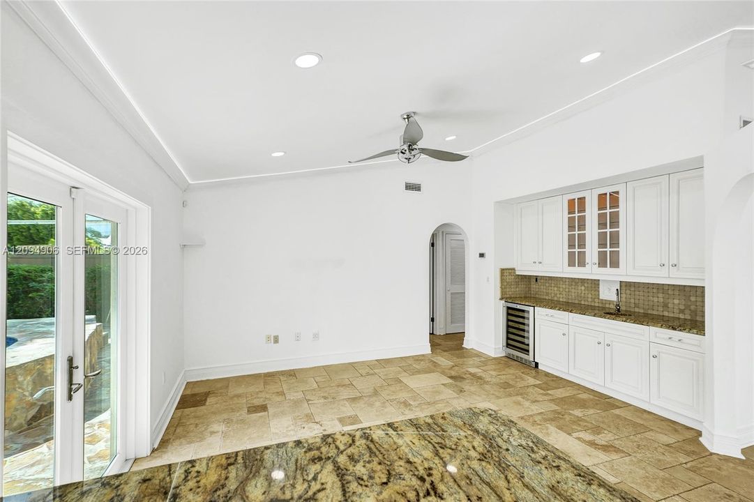 For Sale: $797,777 (4 beds, 2 baths, 1833 Square Feet)