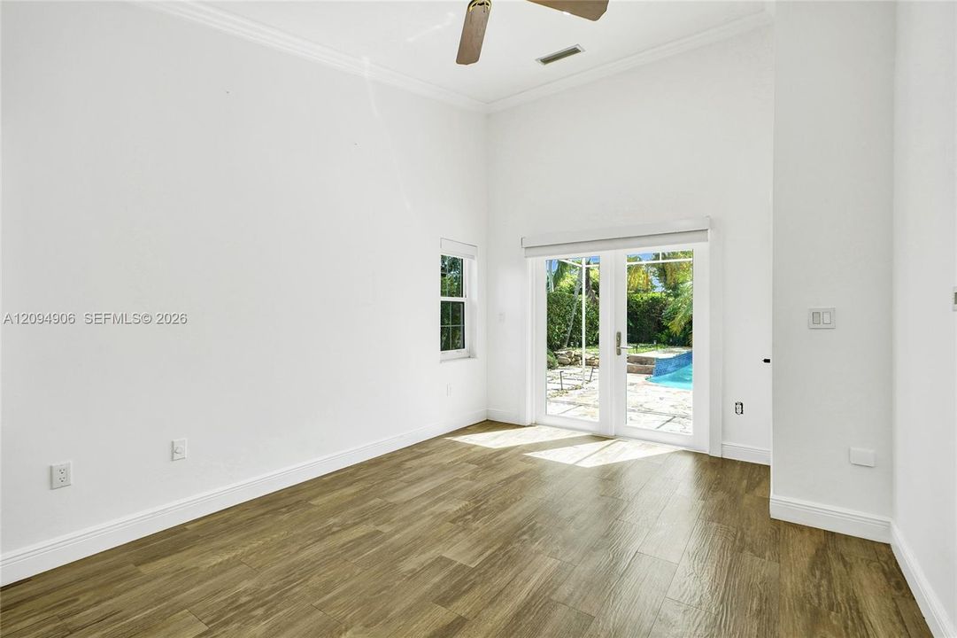 For Sale: $797,777 (4 beds, 2 baths, 1833 Square Feet)