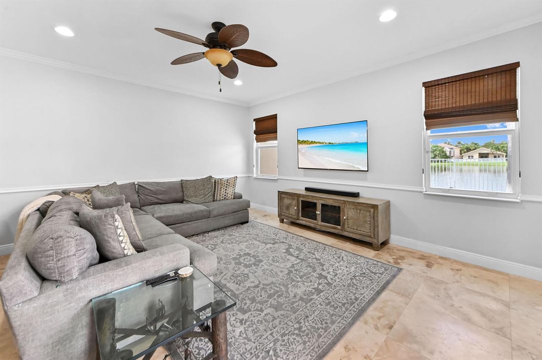 09 living room 01