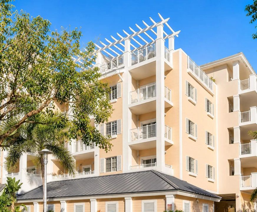 En Venta: $545,000 (2 camas, 2 baños, 1001 Pies cuadrados)