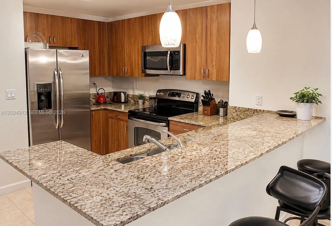 En Venta: $545,000 (2 camas, 2 baños, 1001 Pies cuadrados)