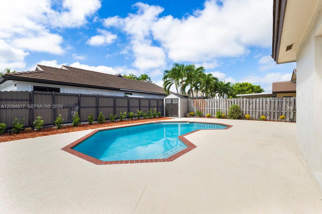 For Sale: $580,000 (3 beds, 2 baths, 1439 Square Feet)