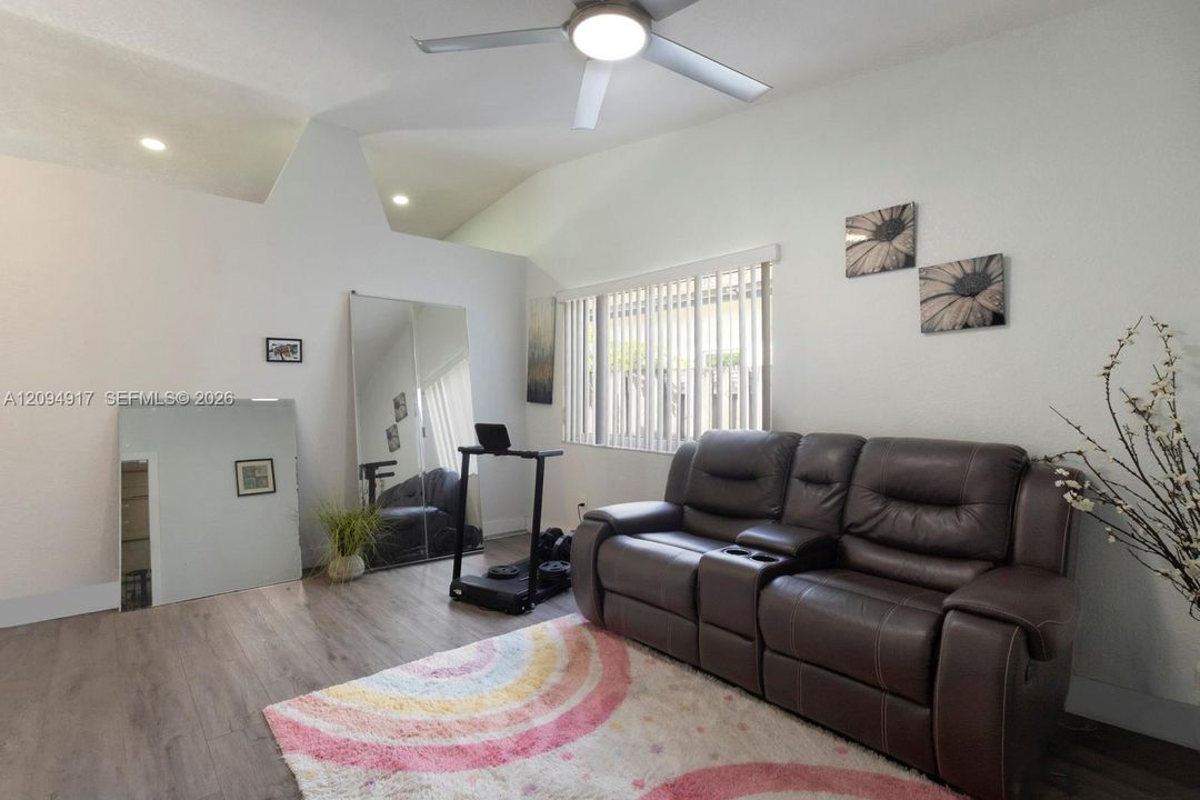 For Sale: $580,000 (3 beds, 2 baths, 1439 Square Feet)