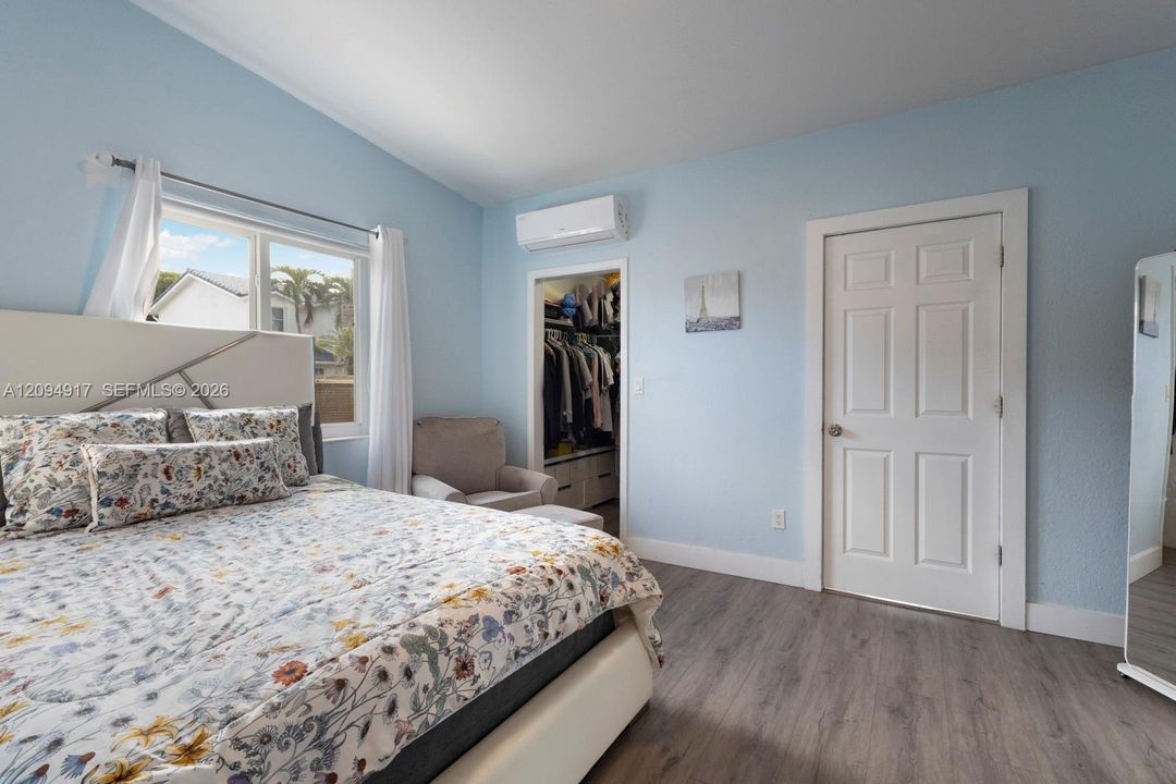 For Sale: $580,000 (3 beds, 2 baths, 1439 Square Feet)