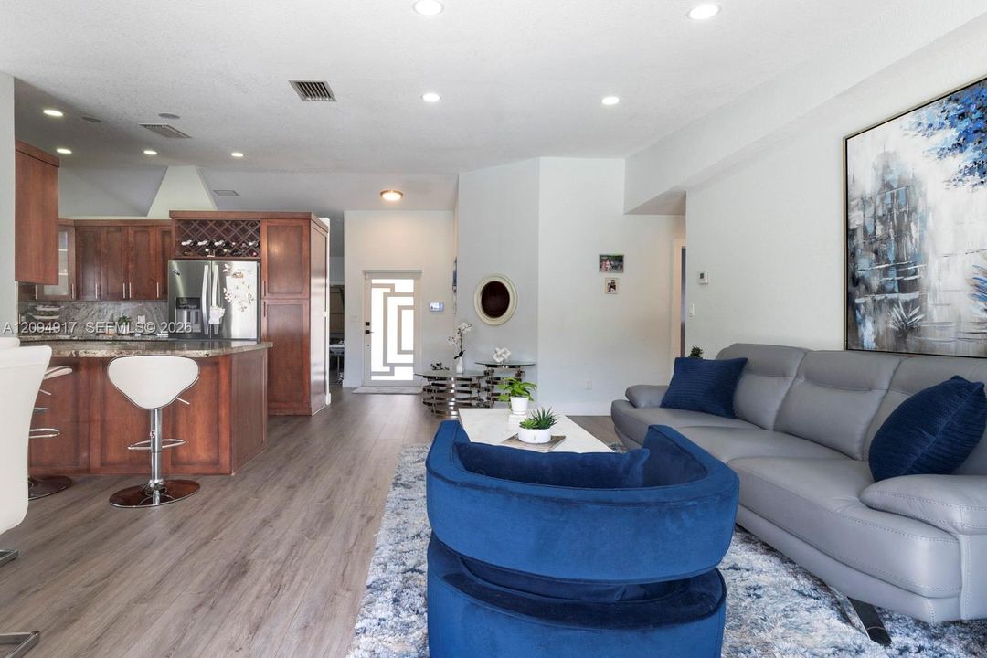 For Sale: $580,000 (3 beds, 2 baths, 1439 Square Feet)