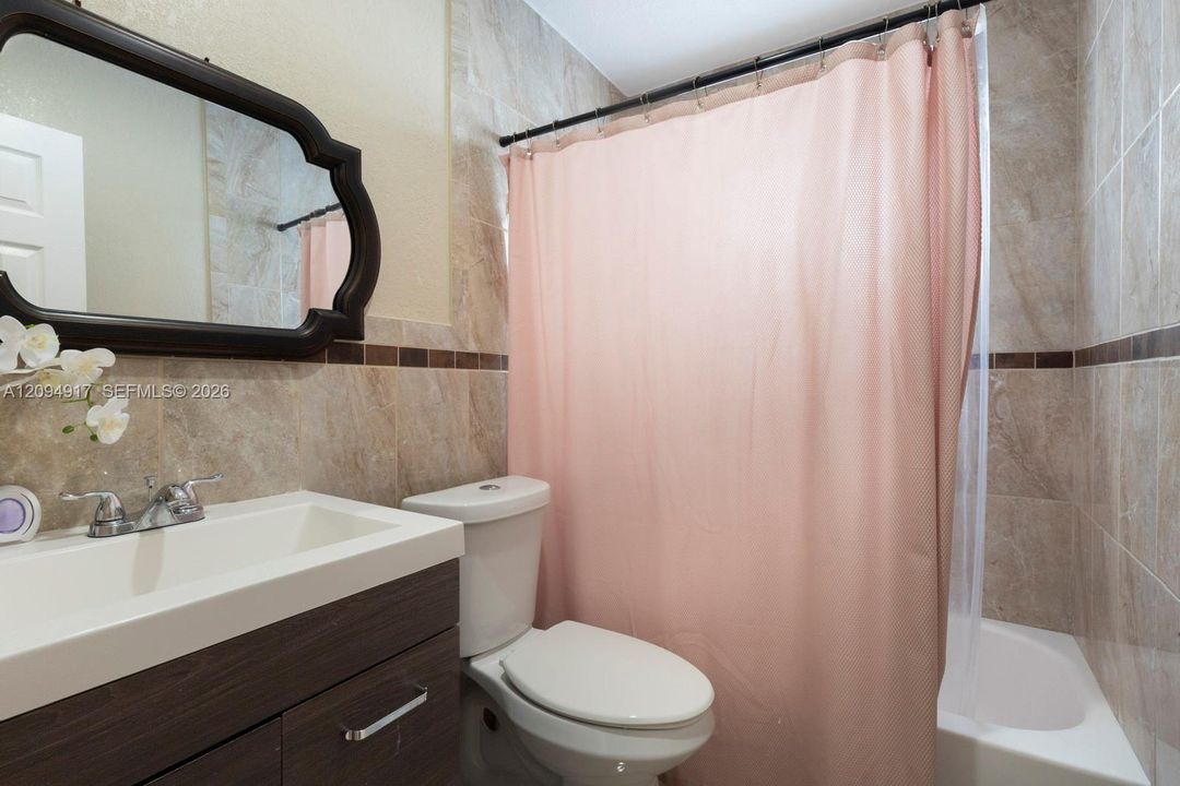For Sale: $580,000 (3 beds, 2 baths, 1439 Square Feet)
