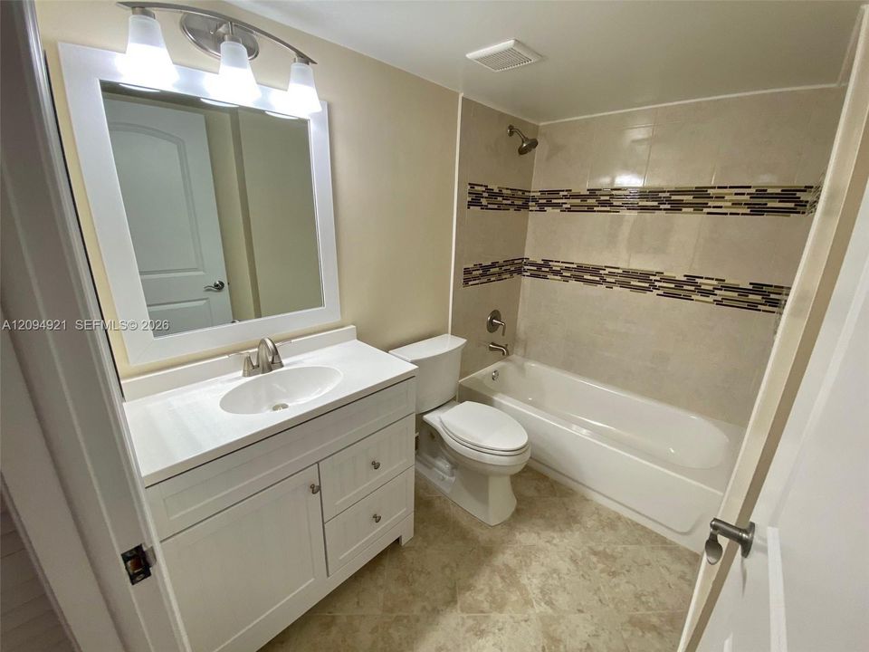 В аренду: $2,000 (1 спален, 1 ванн, 773 Квадратных фут)