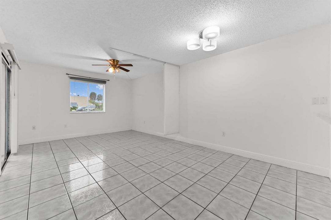 06 dining area 01