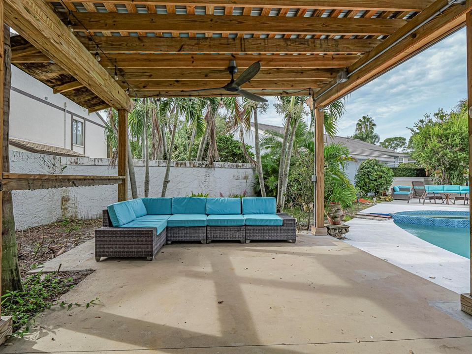 Pergola Seatingpro