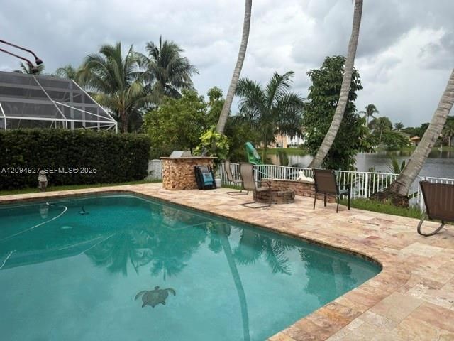 En Venta: $895,000 (5 camas, 3 baños, 3155 Pies cuadrados)