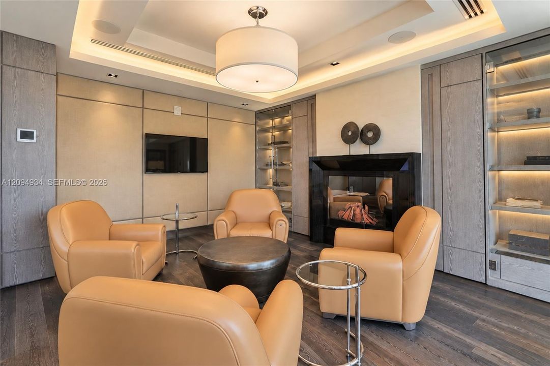 For Rent: $8,500 (2 beds, 3 baths, 1462 Square Feet)