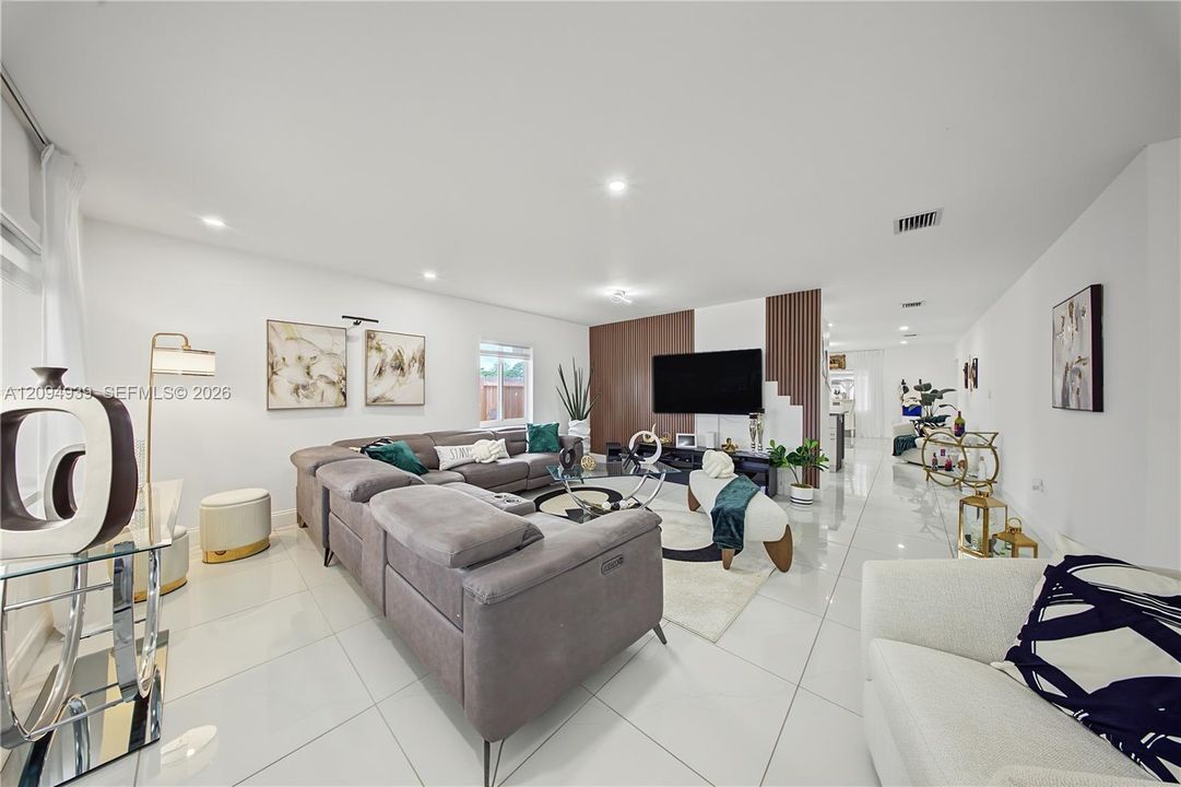 For Sale: $530,000 (4 beds, 3 baths, 1806 Square Feet)