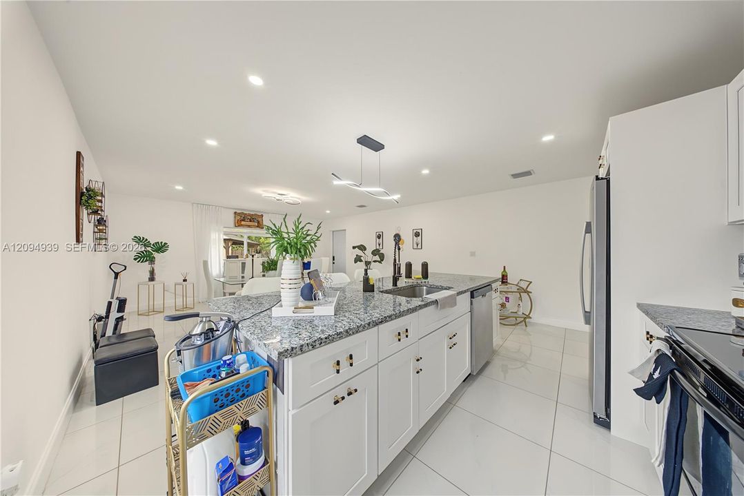 For Sale: $530,000 (4 beds, 3 baths, 1806 Square Feet)