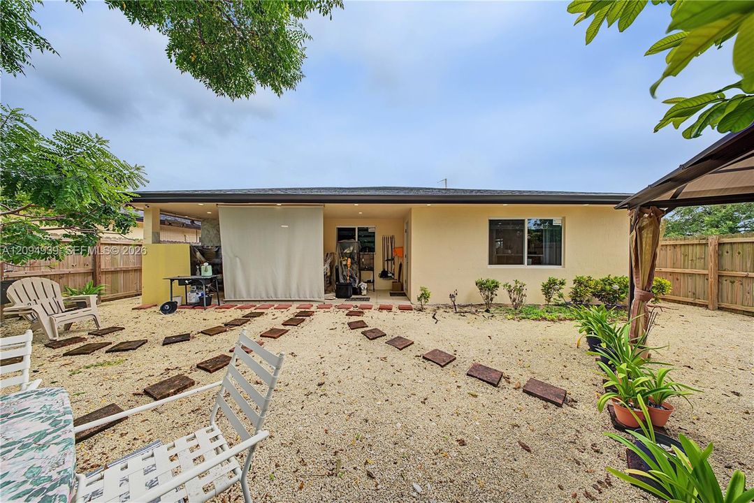 For Sale: $530,000 (4 beds, 3 baths, 1806 Square Feet)