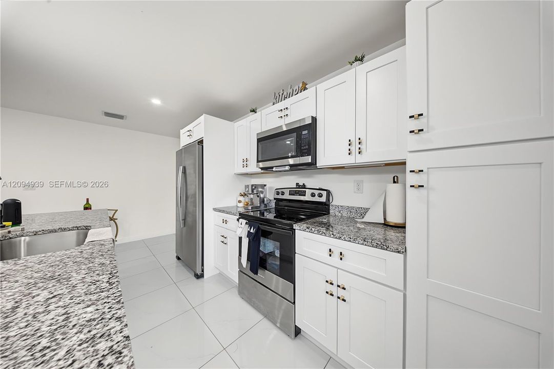 For Sale: $530,000 (4 beds, 3 baths, 1806 Square Feet)