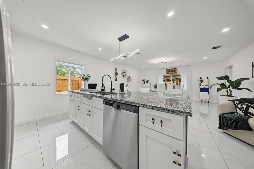 For Sale: $530,000 (4 beds, 3 baths, 1806 Square Feet)