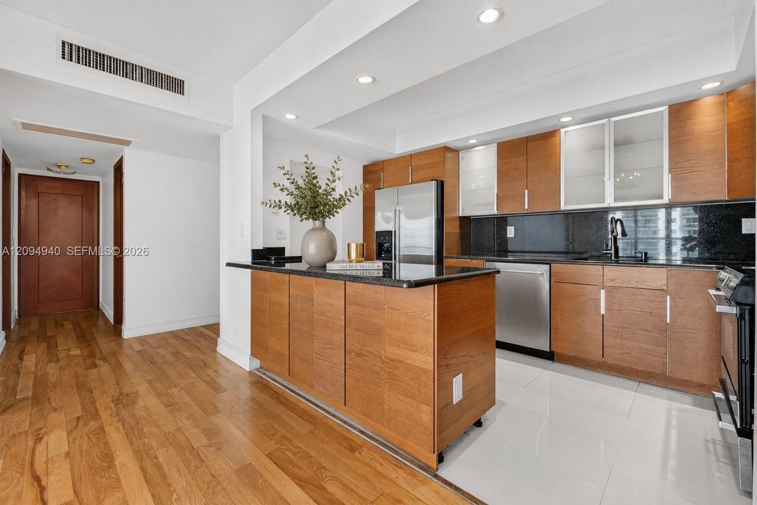 For Sale: $425,000 (2 beds, 2 baths, 1505 Square Feet)
