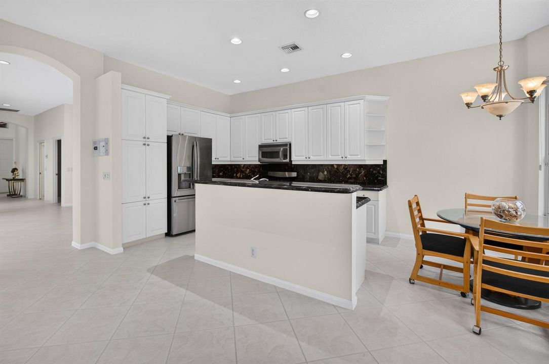 EAT IN KITCHEN