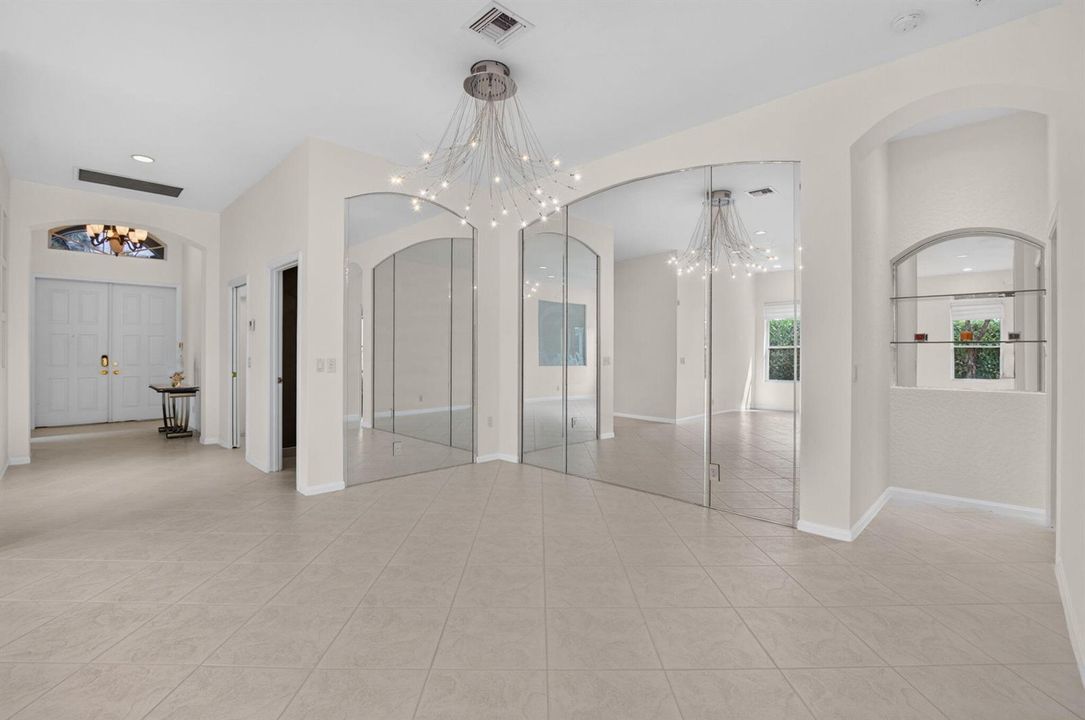 FORMAL DINING