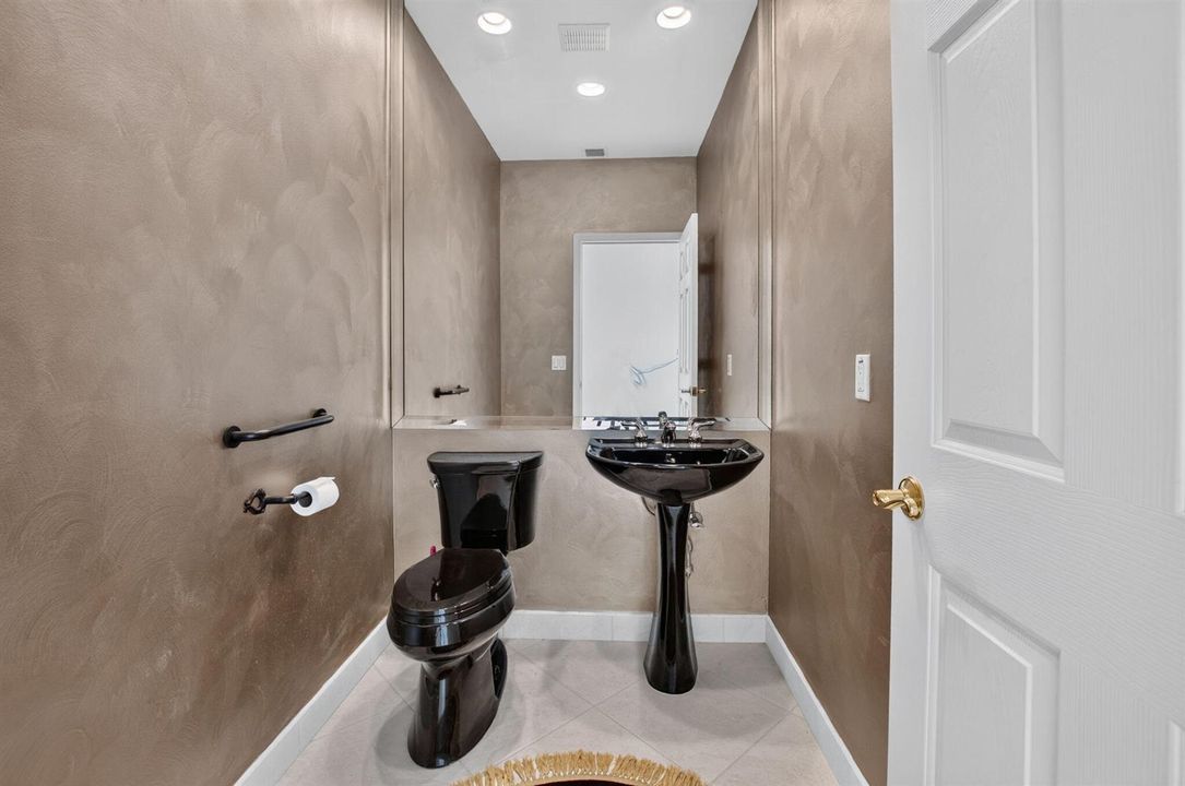 POWDER ROOM