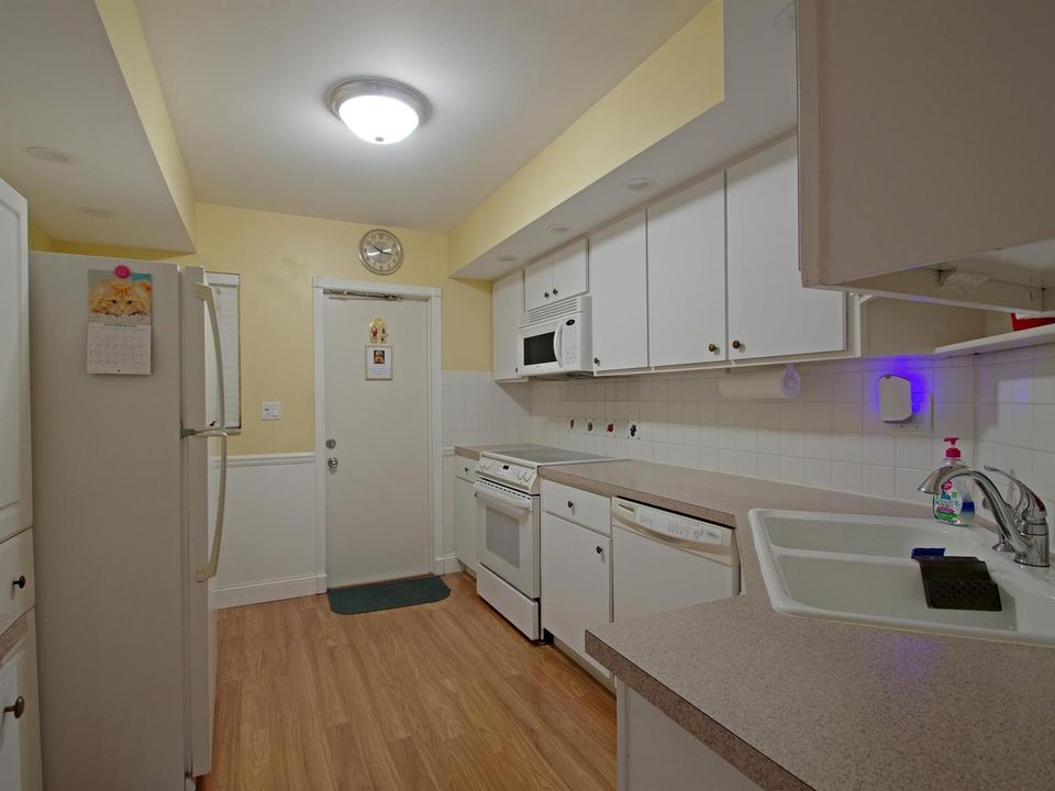 009-014-Kitchen-2048x1536
