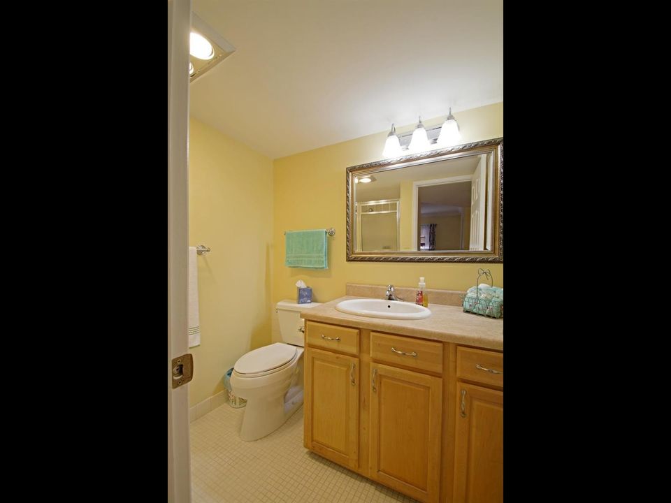 012-023-First Bathroom-2048x1536