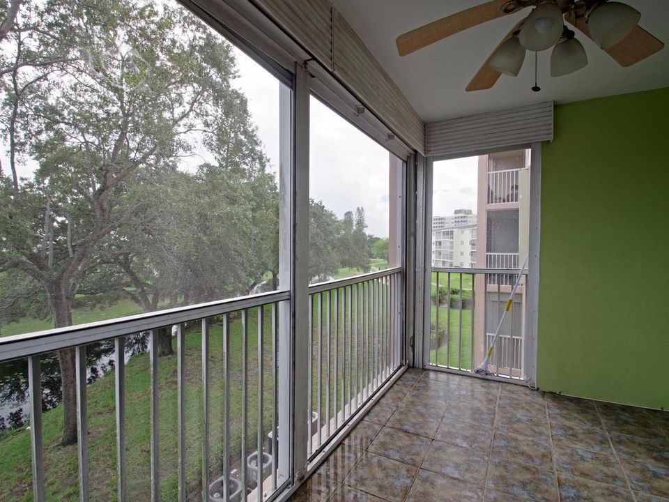 018-004-Balcony-2048x1536