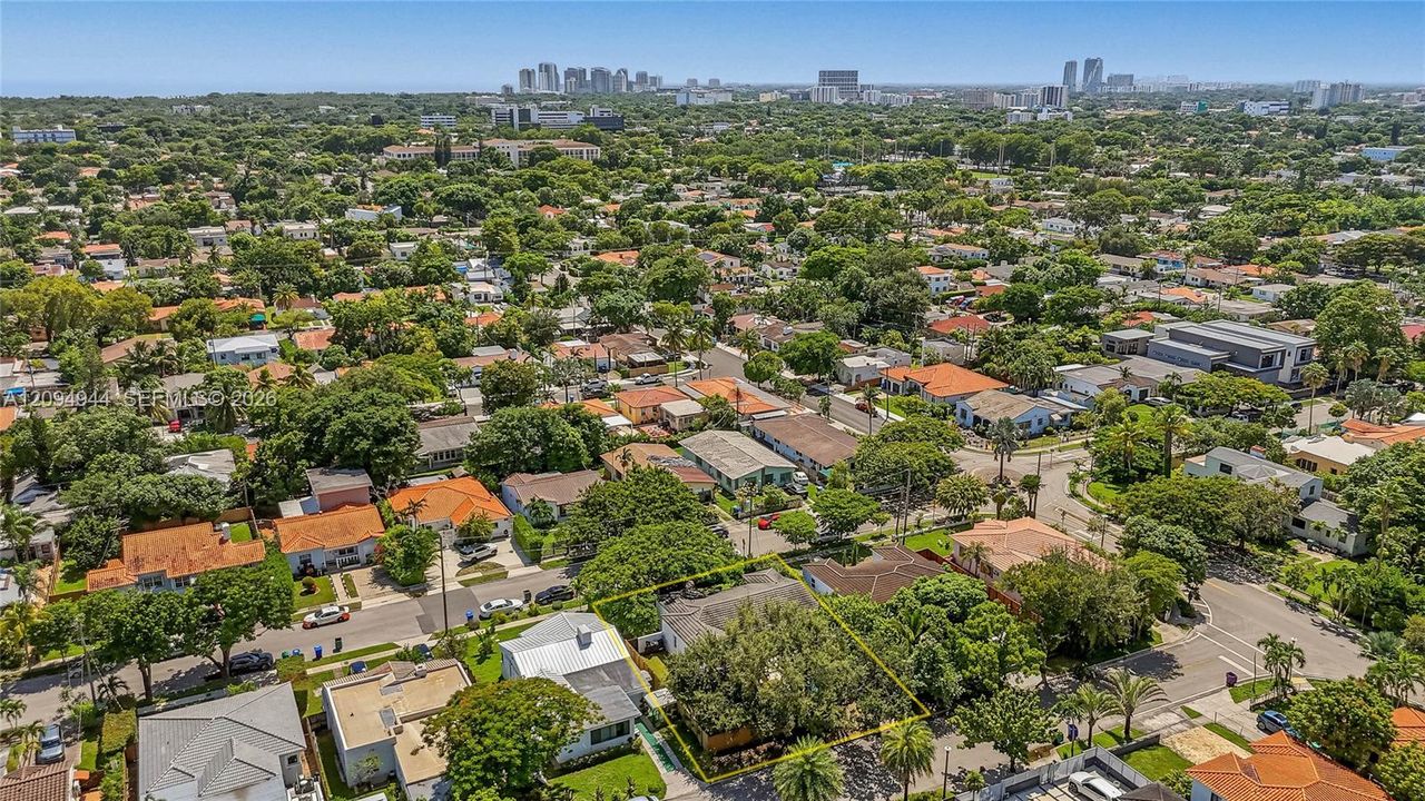 En Venta: $1,395,000 (3 camas, 3 baños, 1589 Pies cuadrados)