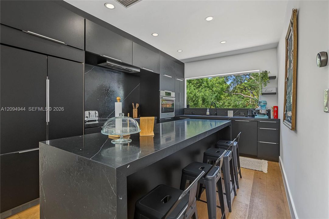 En Venta: $1,395,000 (3 camas, 3 baños, 1589 Pies cuadrados)
