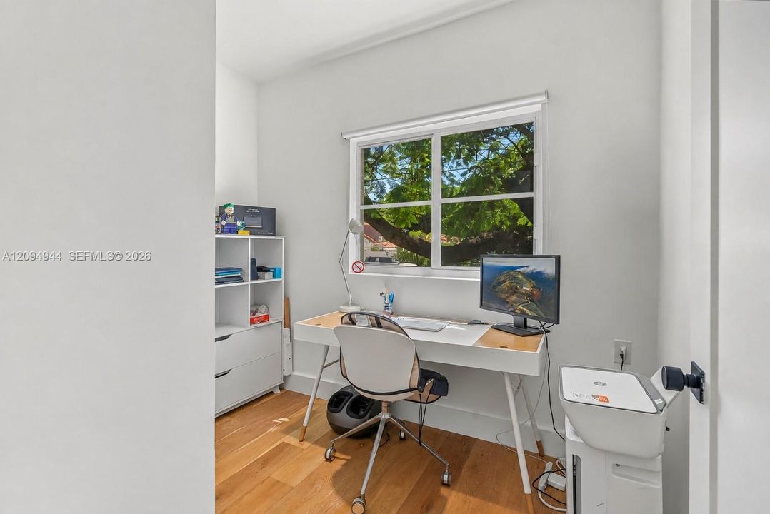 En Venta: $1,395,000 (3 camas, 3 baños, 1589 Pies cuadrados)