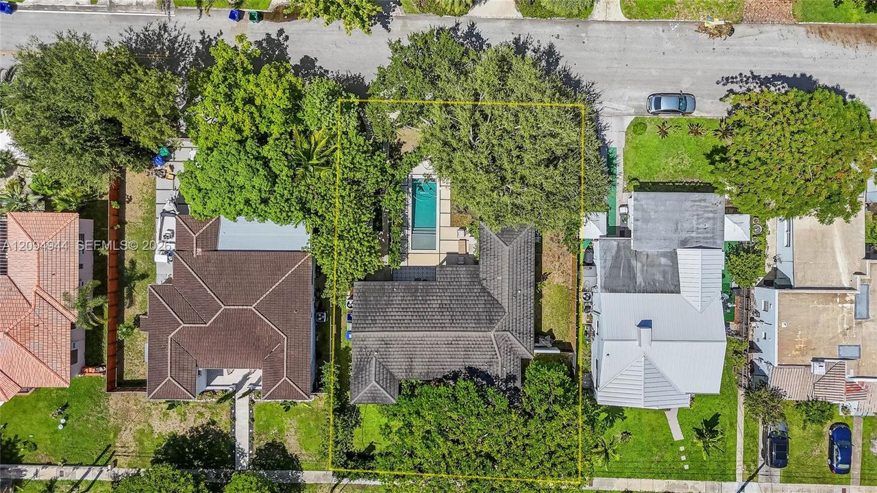 En Venta: $1,395,000 (3 camas, 3 baños, 1589 Pies cuadrados)