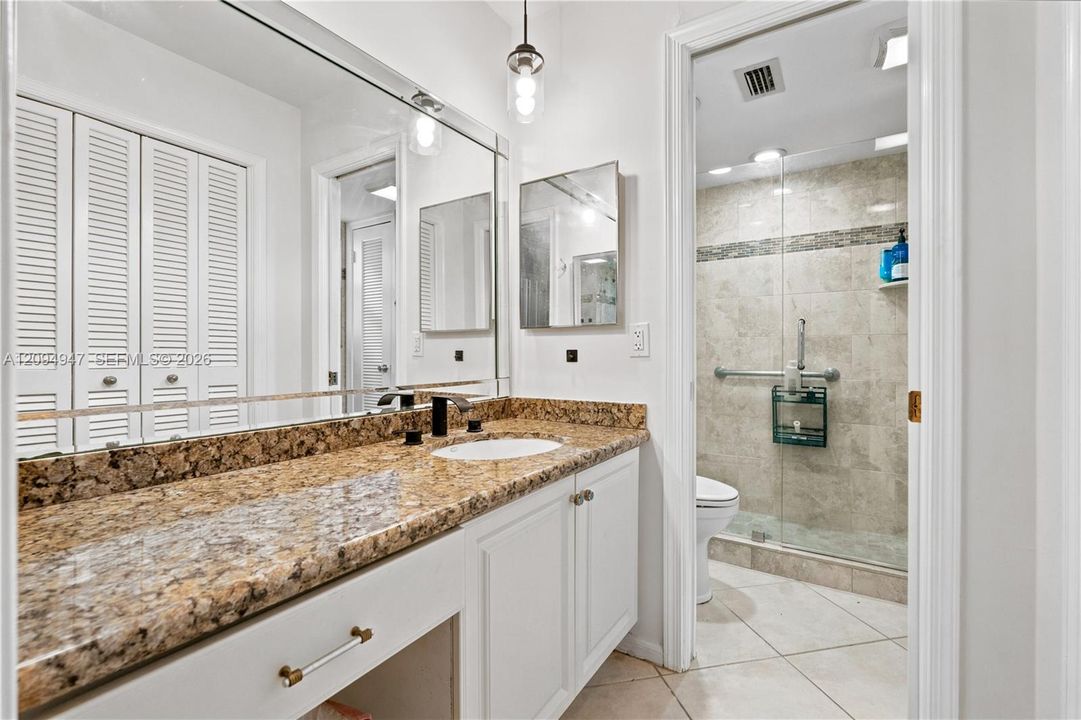 For Sale: $345,000 (3 beds, 2 baths, 1711 Square Feet)
