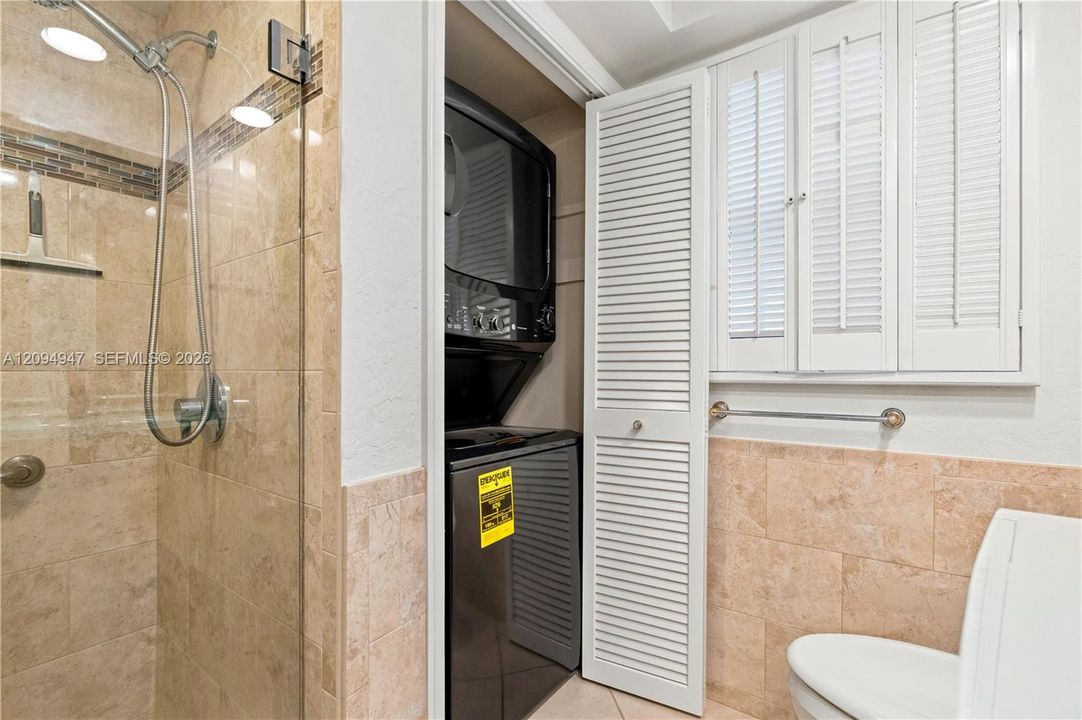 For Sale: $345,000 (3 beds, 2 baths, 1711 Square Feet)